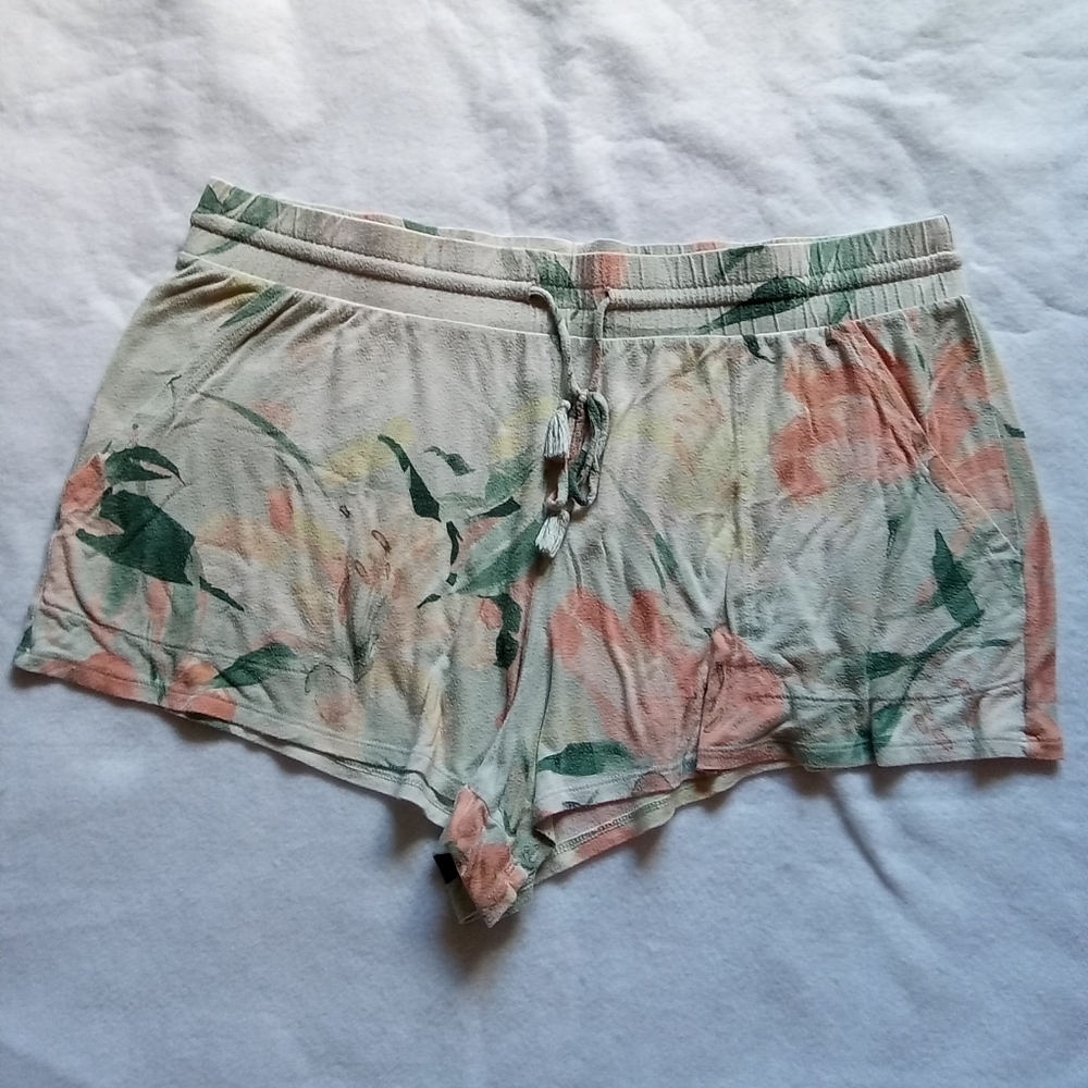 Stars above women's pajama drawstring shorts floral print